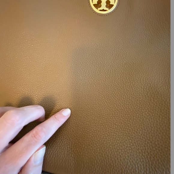 TORY BURCH Carson Leather Tote - Picture 13 of 14